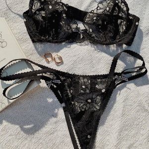 Lilou Embroided Thong Panty
